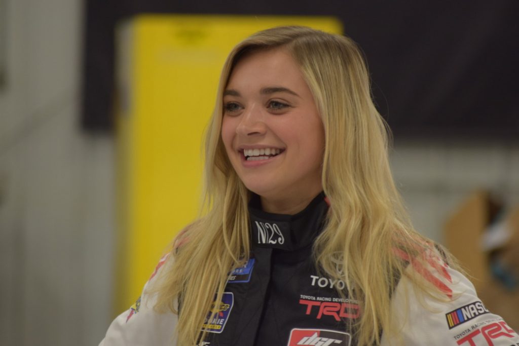 motorsprts-tribune-natalie-decker-01