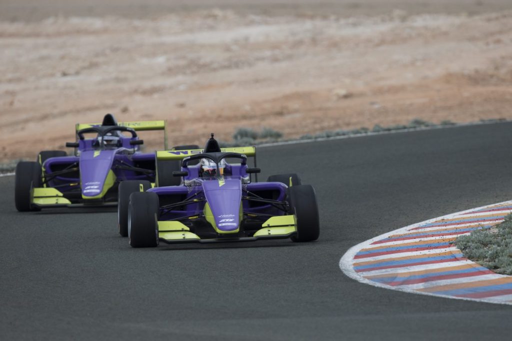 w-series-GT2R1071-1200x800